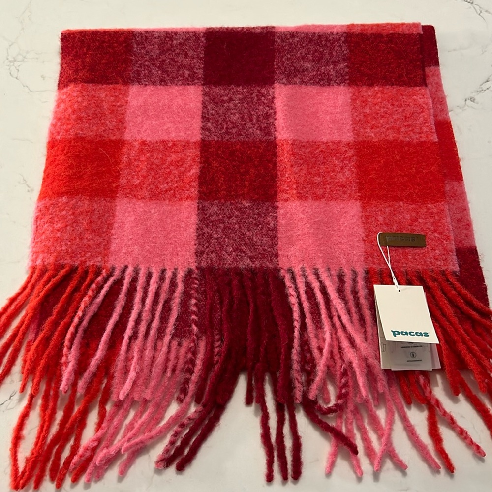 Pacas hot pink NWT Women’s brushed plaid scarf